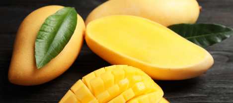 Dried mango slices